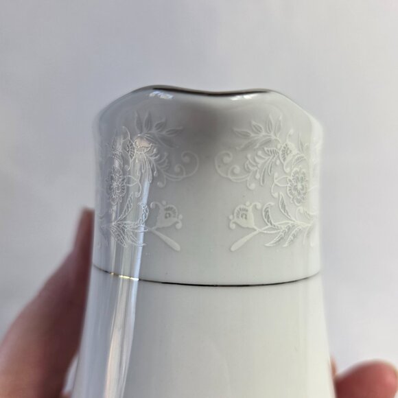 Crown Ming Queen's Lace Creamer White Flowers Platinum Trim - Picture 10 of 14
